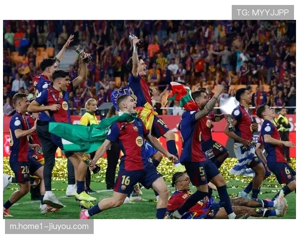 巴萨佩德里中场调度核心 控制比赛节奏对抗毕巴逼抢